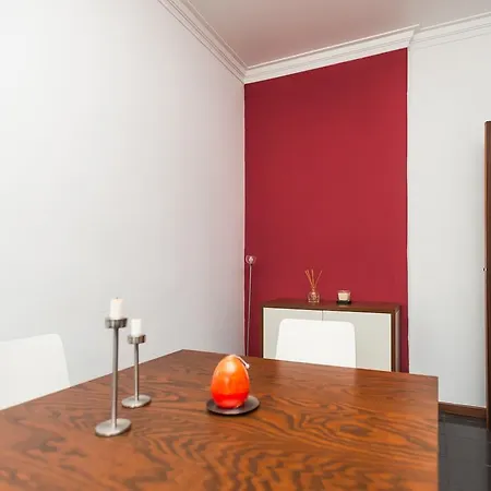 Columbano Bordalo Apartment *